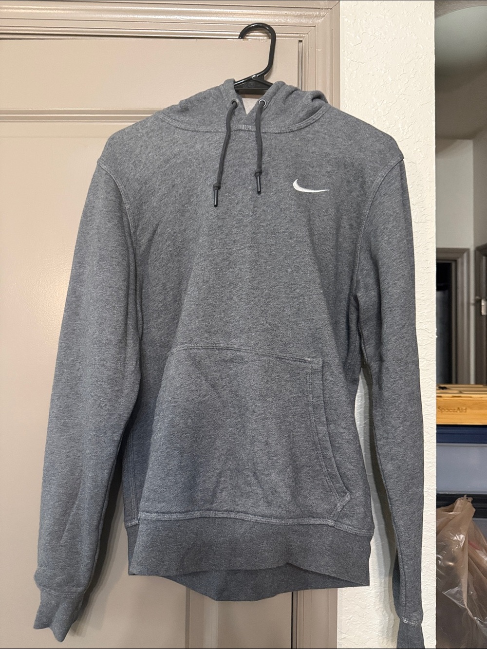 Nike Men's Heather Gray Pullover Hoodie with Swoosh
